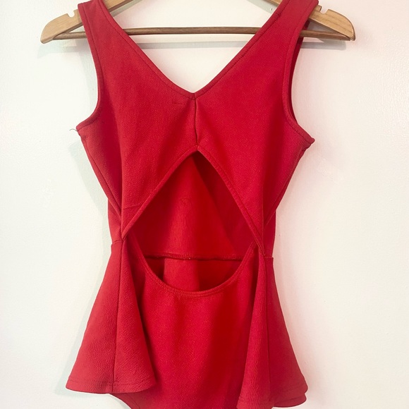 Design lab red flippy tank top - Picture 2 of 2